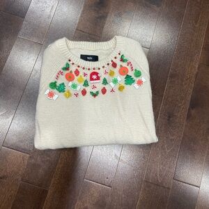 sold🚫 Christmas sweater w decals